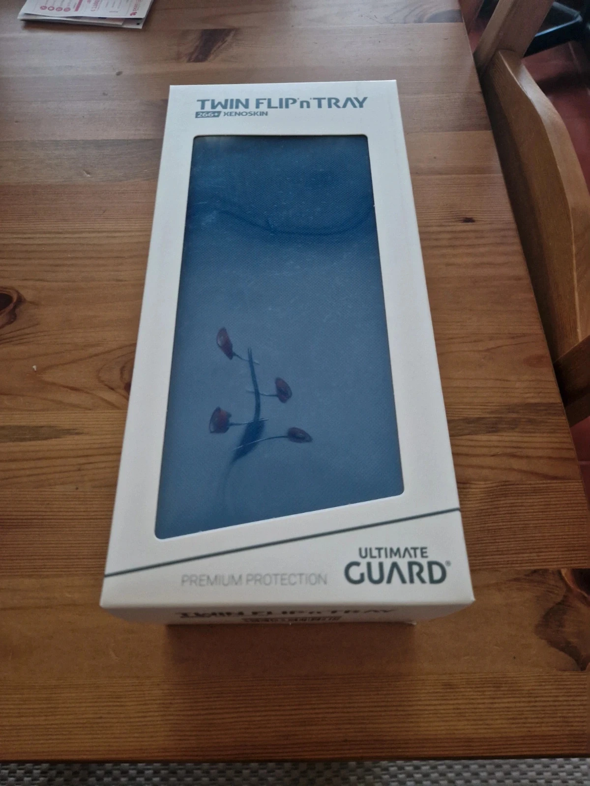 Ultimate Guard Twin Flip'n'Tray 266+ Xenoskin Blue Deckbox